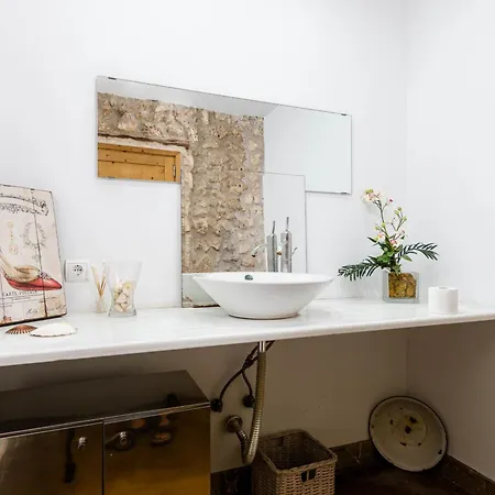 Yourhouse Es Fiters
