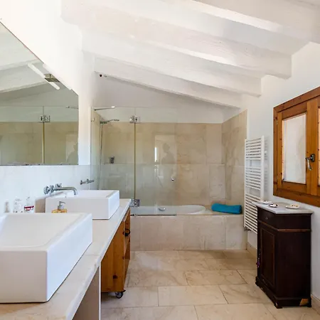 Yourhouse Es Fiters *
